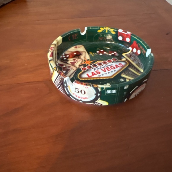 Las Vegas Casino Ashtray | Dice Cards Poker Chips | Souvenir Decor - Picture 2 of 5
